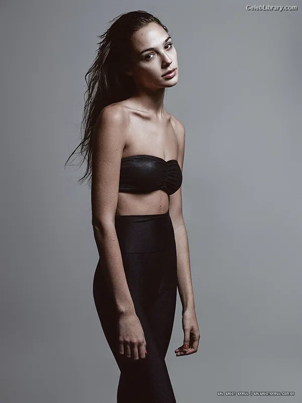 Gal Gadot photo 4 of 1471