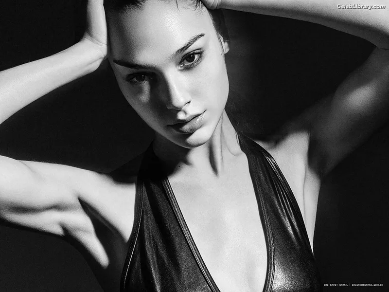 Gal Gadot photo 11 of 1471