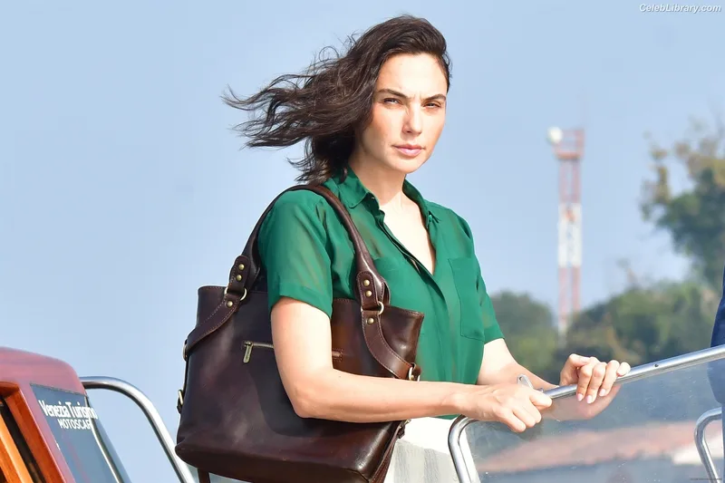 Gal Gadot photo 24 of 1471