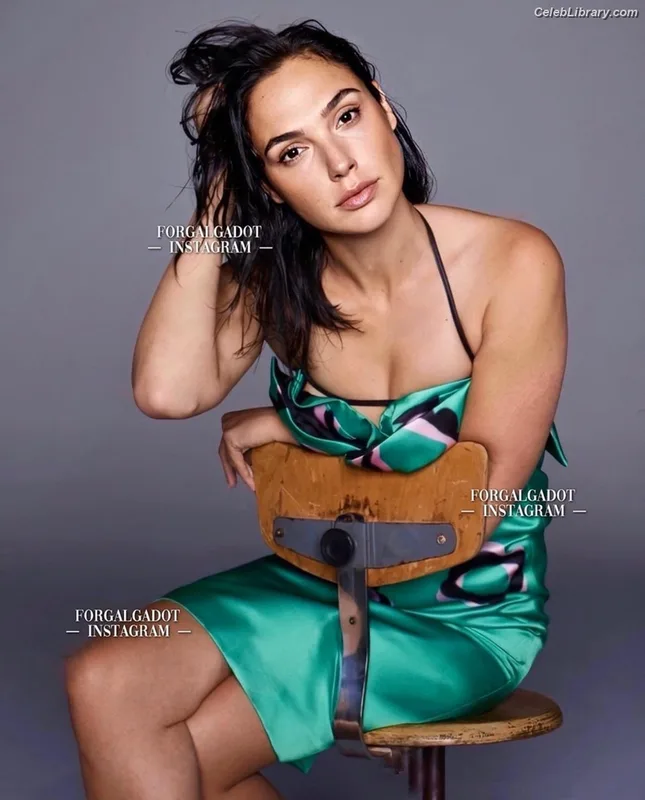 Gal Gadot photo 24 of 1471