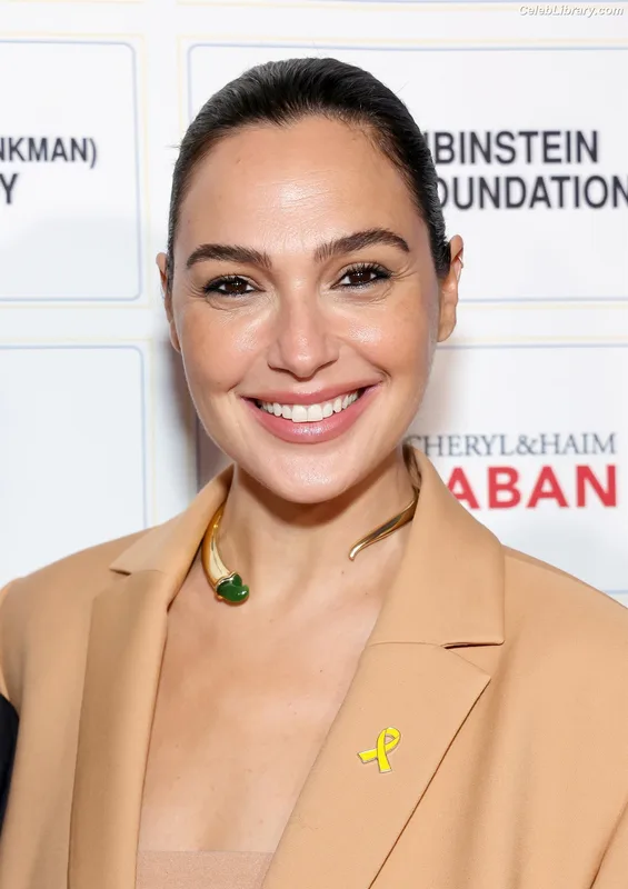 Gal Gadot photo 9 of 1471