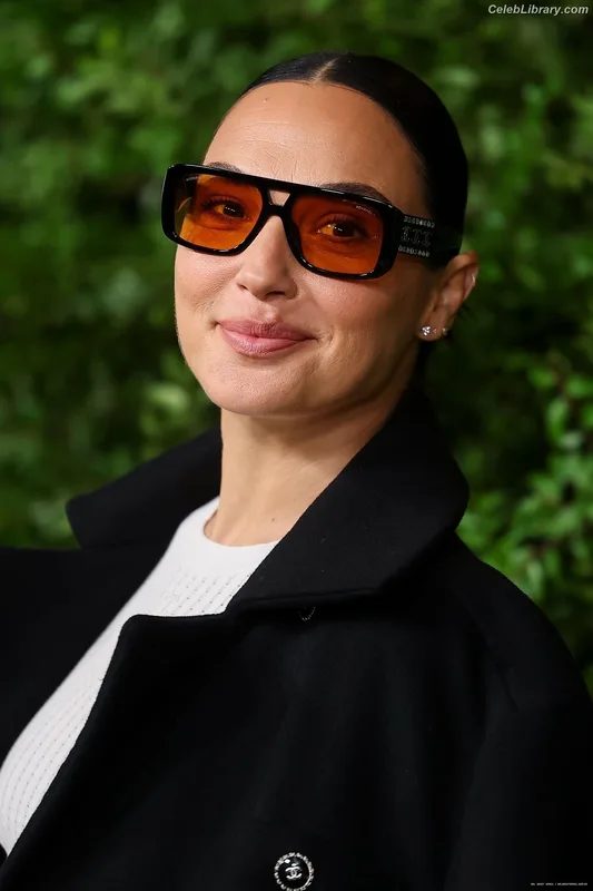 Gal Gadot photo 22 of 1471
