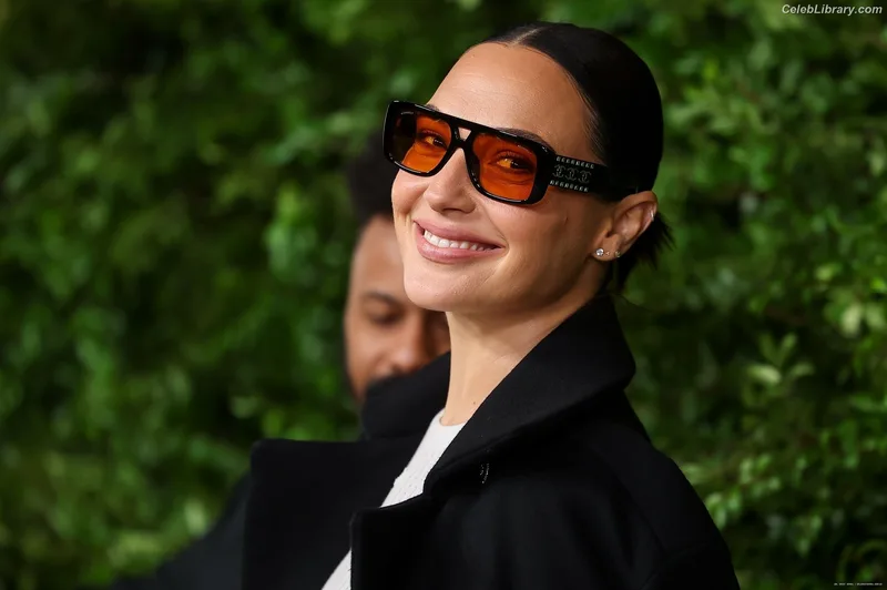 Gal Gadot photo 24 of 1471