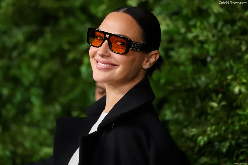 Gal Gadot photo 4 of 1471