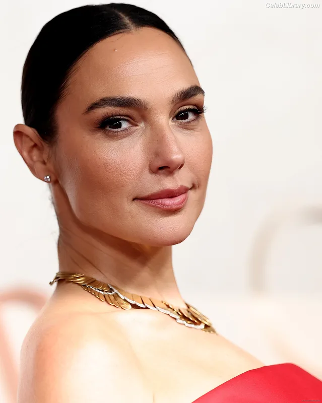 Gal Gadot photo 22 of 1471