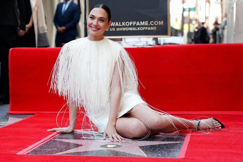 Gal Gadot photo 23 of 1471