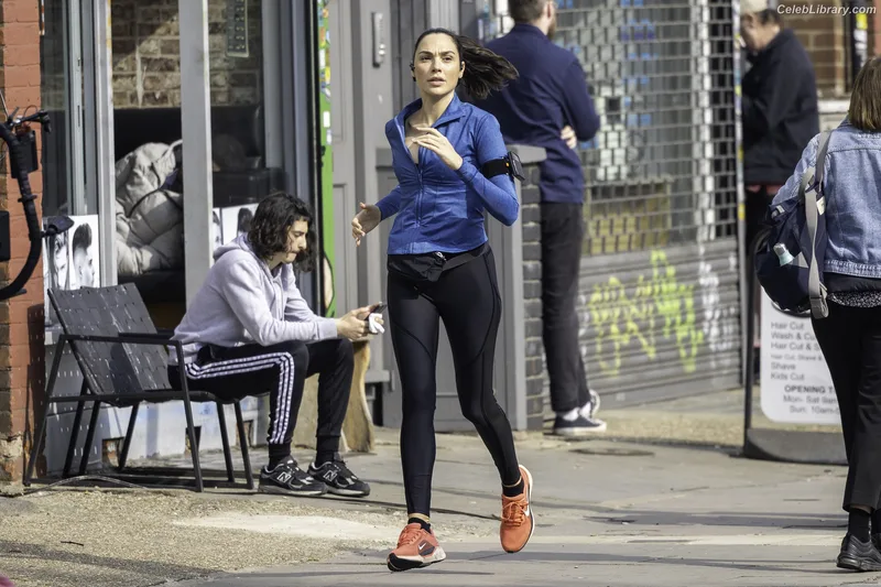 Gal Gadot photo 4 of 1471