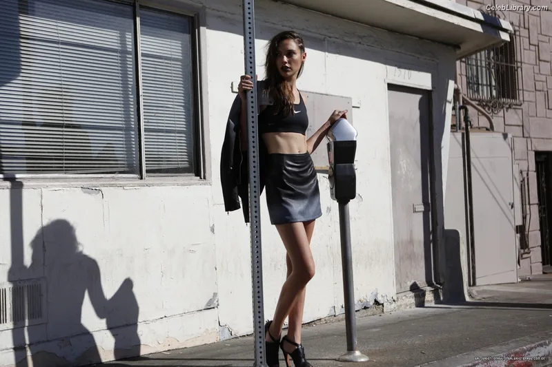 Gal Gadot photo 7 of 1471