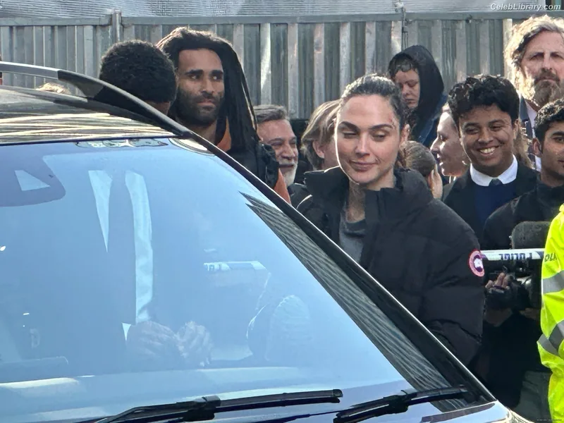 Gal Gadot photo 13 of 1471