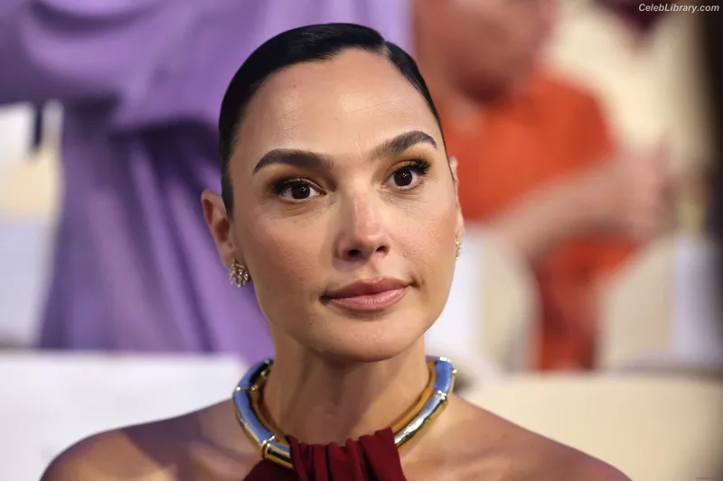 Gal Gadot photo 15 of 1471