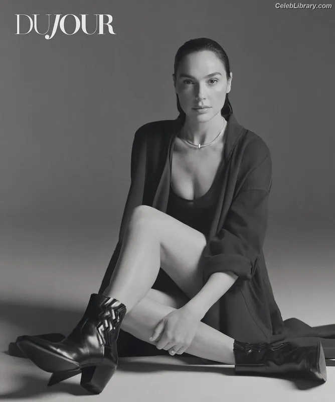 Gal Gadot photo 2 of 1471