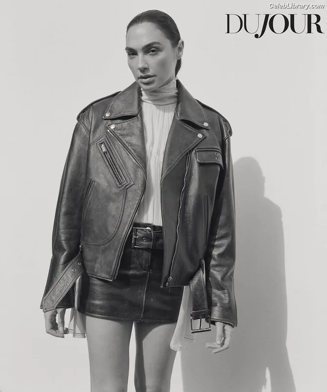 Gal Gadot photo 4 of 1471