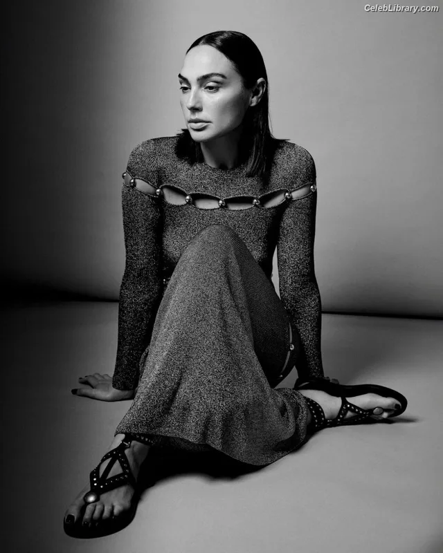 Gal Gadot photo 1 of 1471