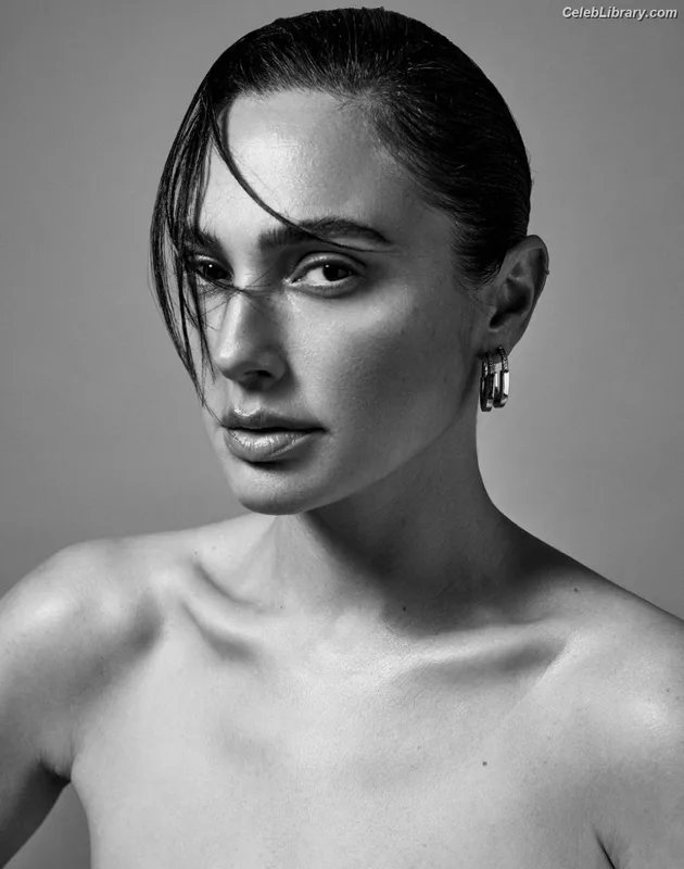 Gal Gadot photo 3 of 1471