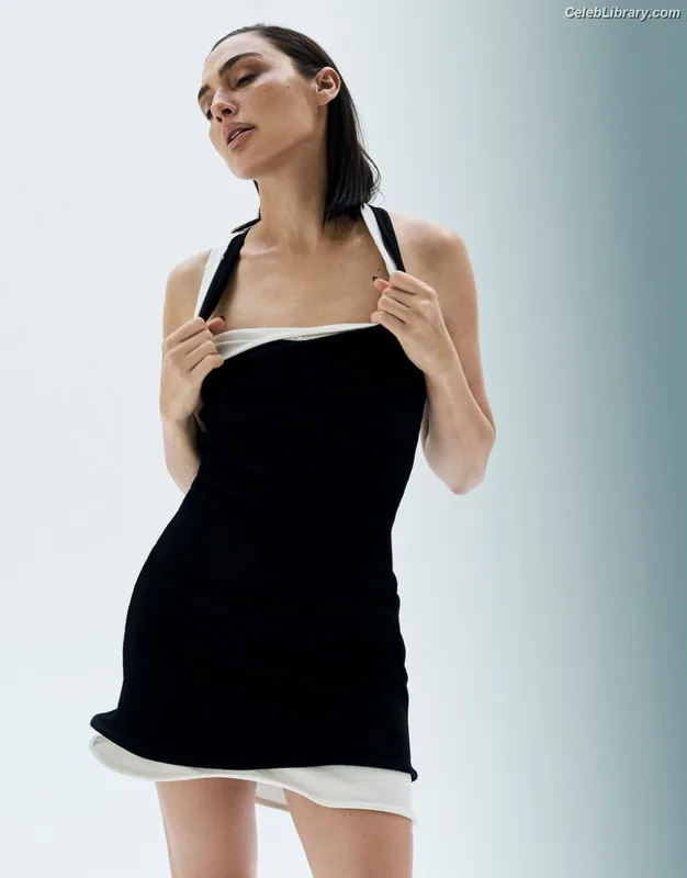 Gal Gadot photo 4 of 1471
