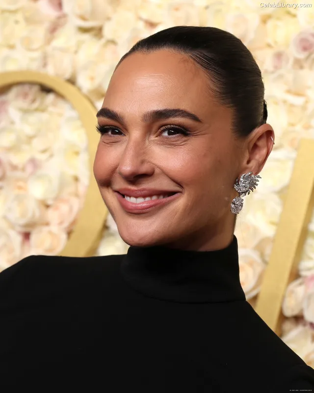 Gal Gadot photo 7 of 1471