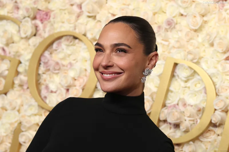 Gal Gadot photo 11 of 1471