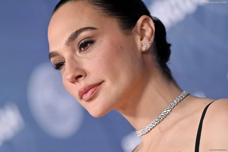 Gal Gadot photo 15 of 1471