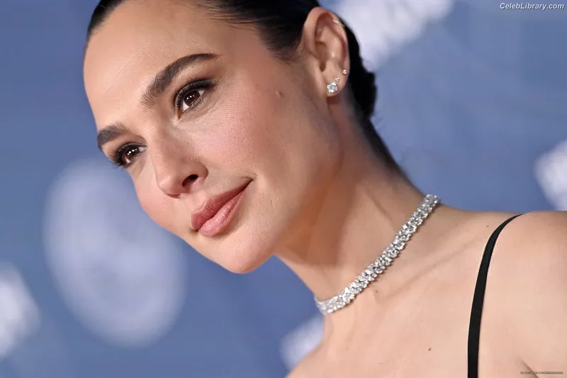 Gal Gadot photo 19 of 1471
