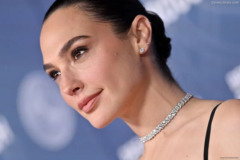 Gal Gadot photo 20 of 1471