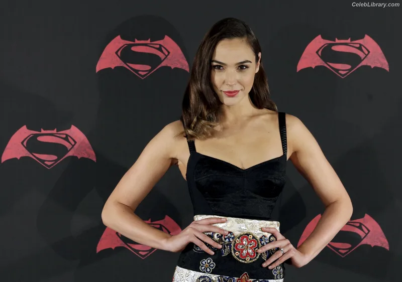 Gal Gadot photo 21 of 1471