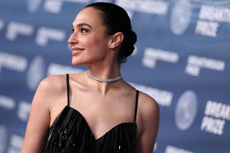 Gal Gadot photo 21 of 1471