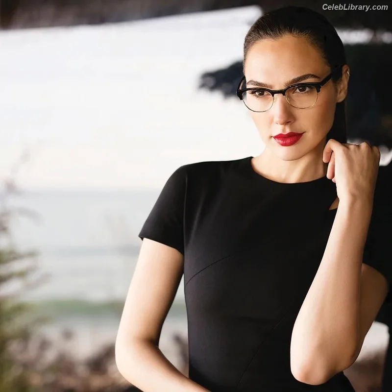 Gal Gadot photo 3 of 1471
