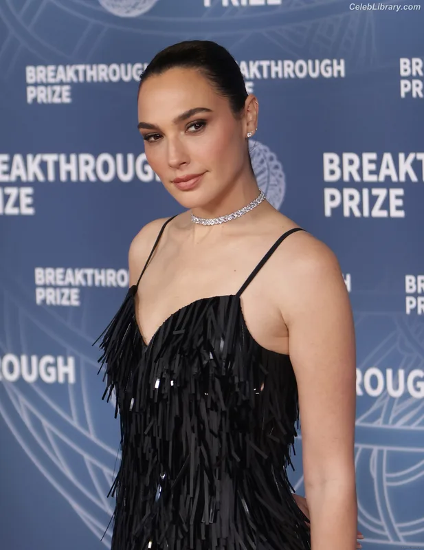 Gal Gadot photo 22 of 1471