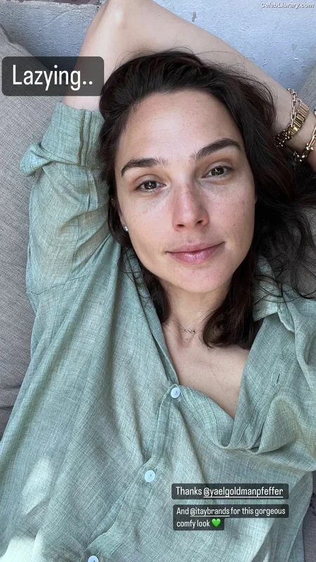 Gal Gadot photo 12 of 1471