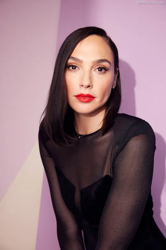 Gal Gadot photo 18 of 1471