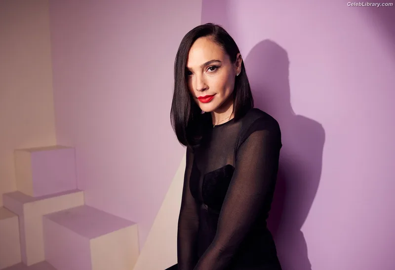 Gal Gadot photo 12 of 1471