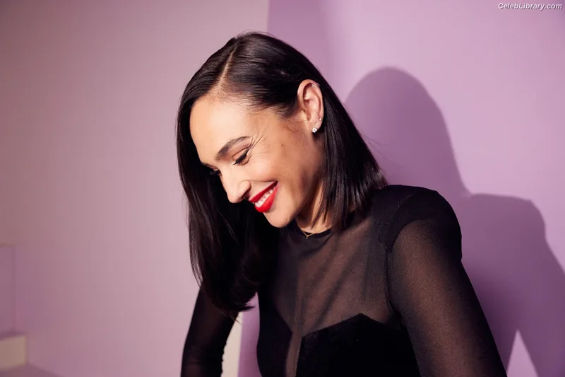 Gal Gadot photo 13 of 1471