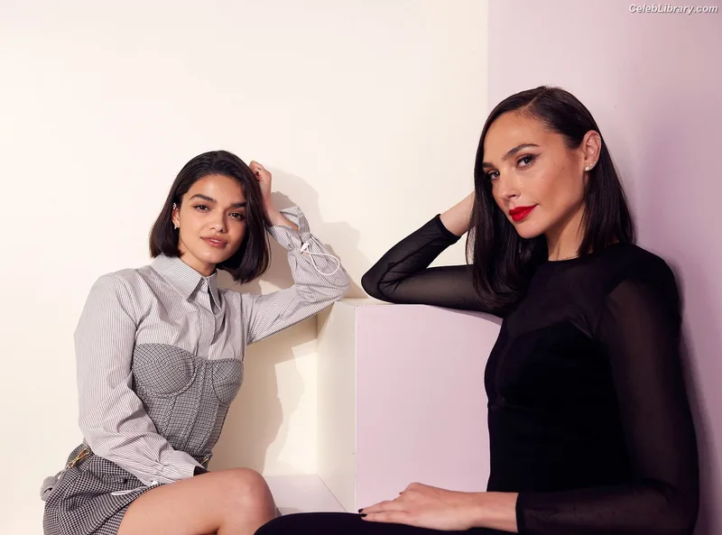 Gal Gadot photo 17 of 1471