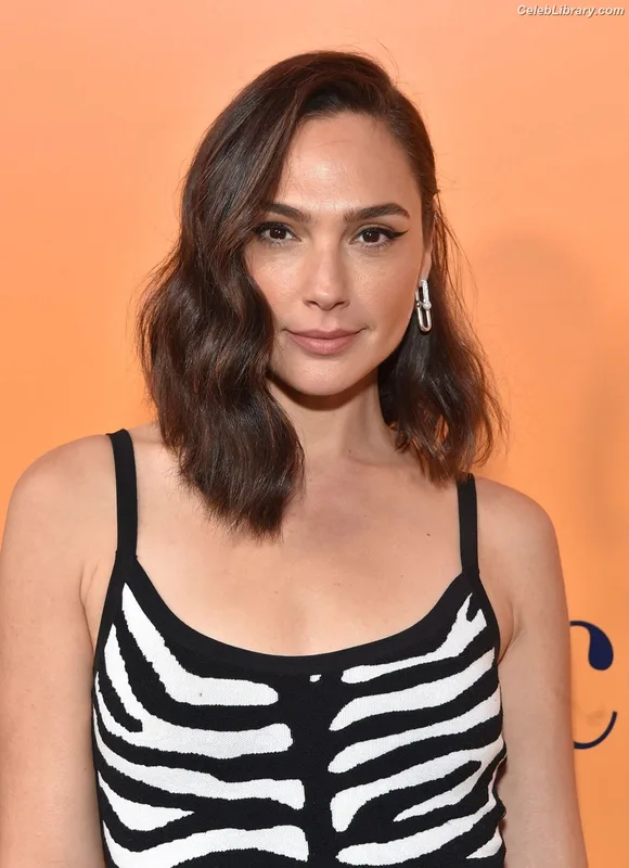 Gal Gadot photo 6 of 1471