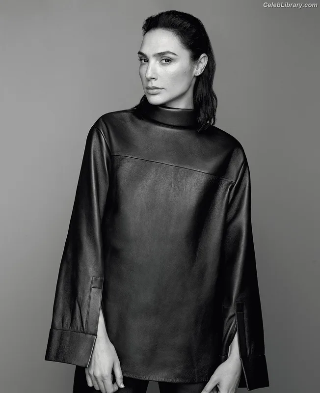Gal Gadot photo 3 of 1471