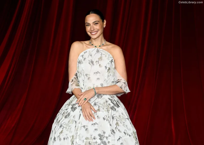 Gal Gadot photo 4 of 1471