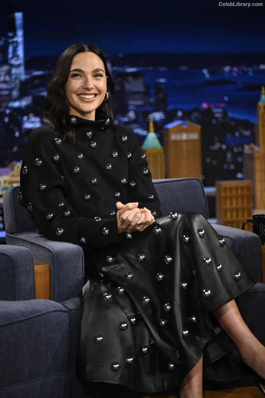 Gal Gadot photo 11 of 1471