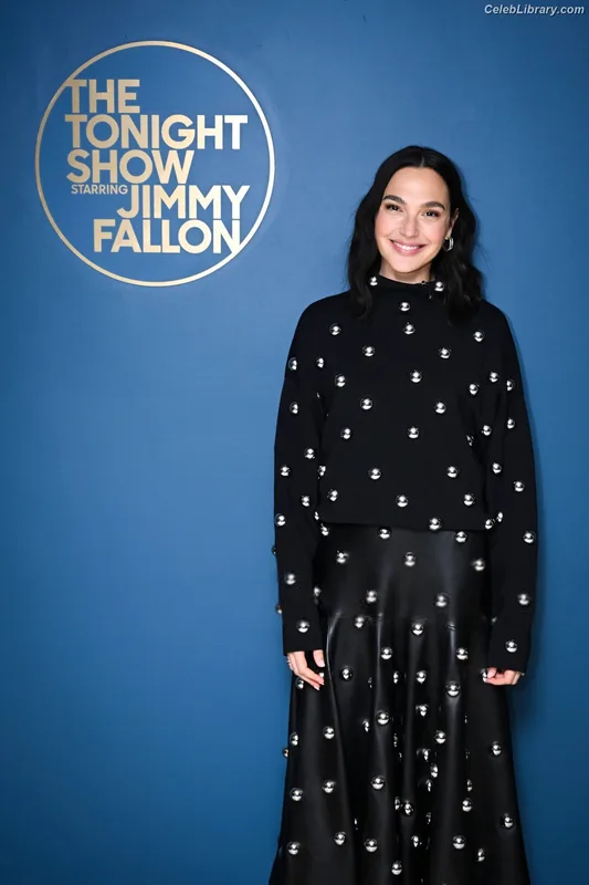 Gal Gadot photo 13 of 1471