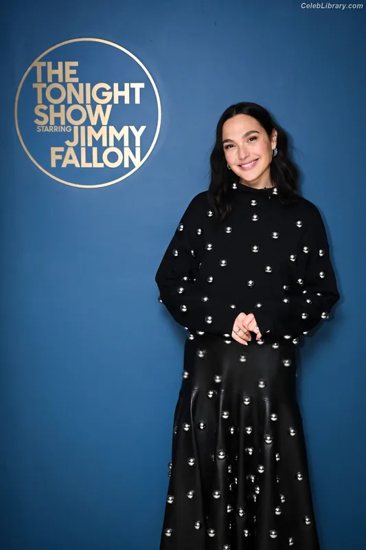 Gal Gadot photo 14 of 1471