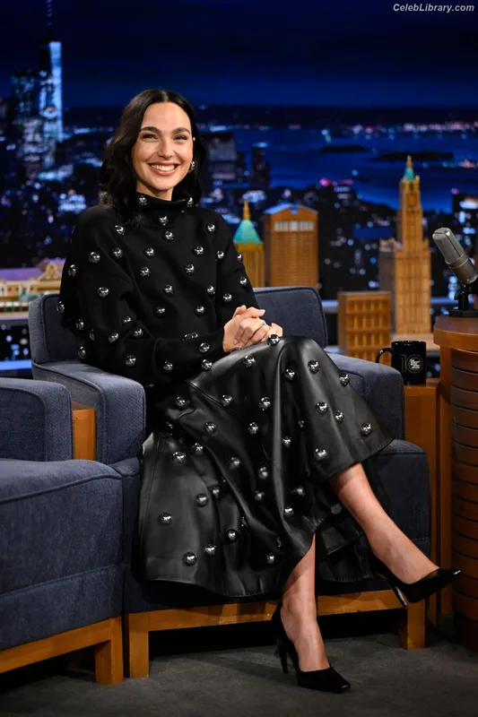Gal Gadot photo 15 of 1471