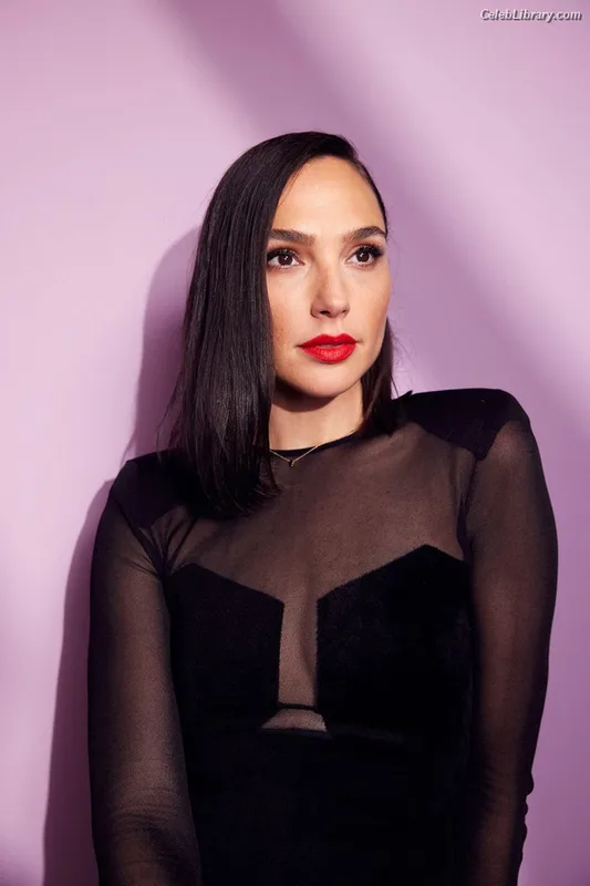 Gal Gadot photo 12 of 1471