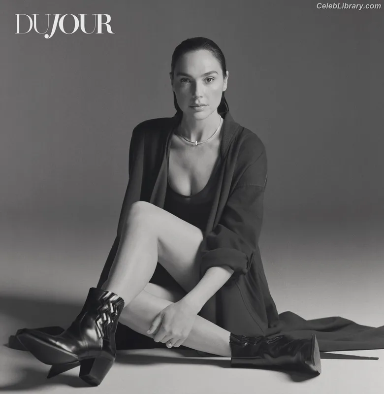 Gal Gadot photo 17 of 1471
