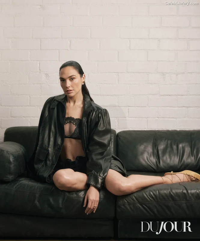 Gal Gadot photo 23 of 1471