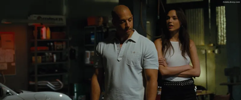 Gal Gadot photo 8 of 1471