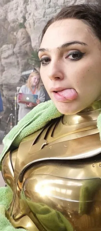Gal Gadot photo 16 of 1471