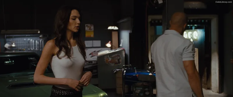 Gal Gadot photo 4 of 1471