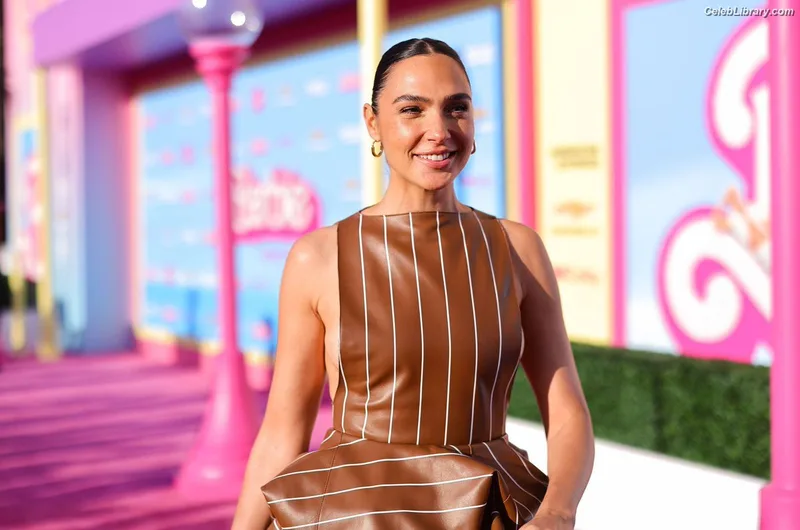 Gal Gadot photo 5 of 1471