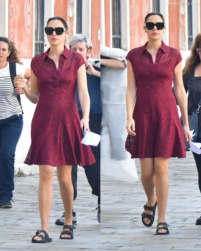 Gal Gadot photo 11 of 1471