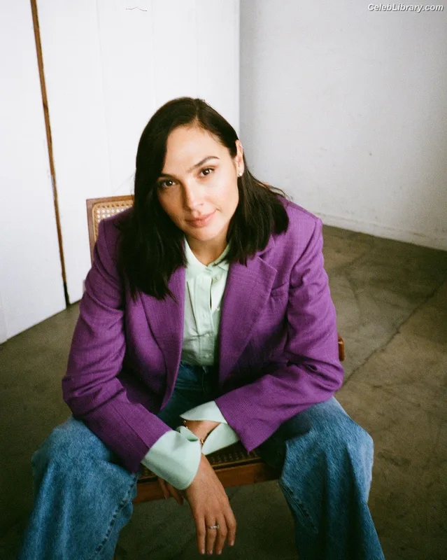 Gal Gadot photo 18 of 1471