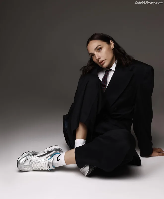 Gal Gadot photo 23 of 1471